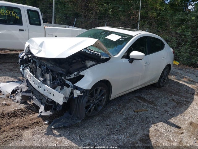Продаж на аукціоні авто 2018 Mazda Mazda3 Touring, vin: 3MZBN1V38JM211185, номер лоту: 45887013