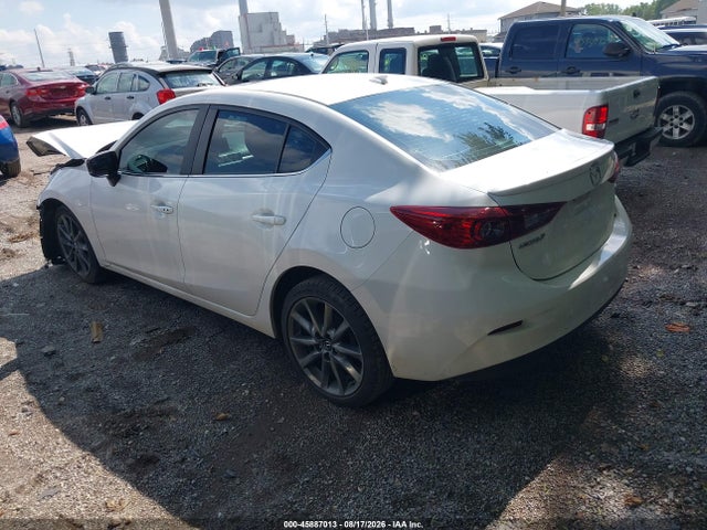 Продаж на аукціоні авто 2018 Mazda Mazda3 Touring, vin: 3MZBN1V38JM211185, номер лоту: 45887013