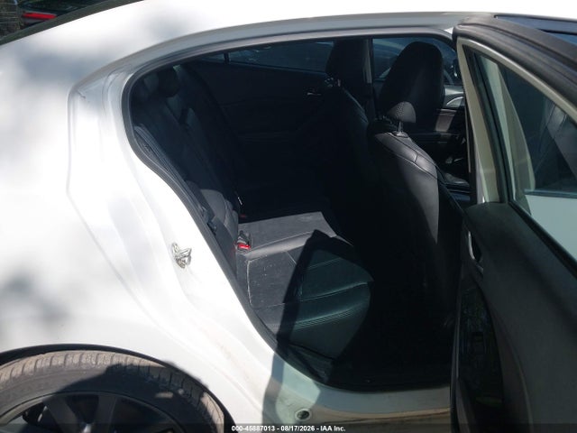Продаж на аукціоні авто 2018 Mazda Mazda3 Touring, vin: 3MZBN1V38JM211185, номер лоту: 45887013