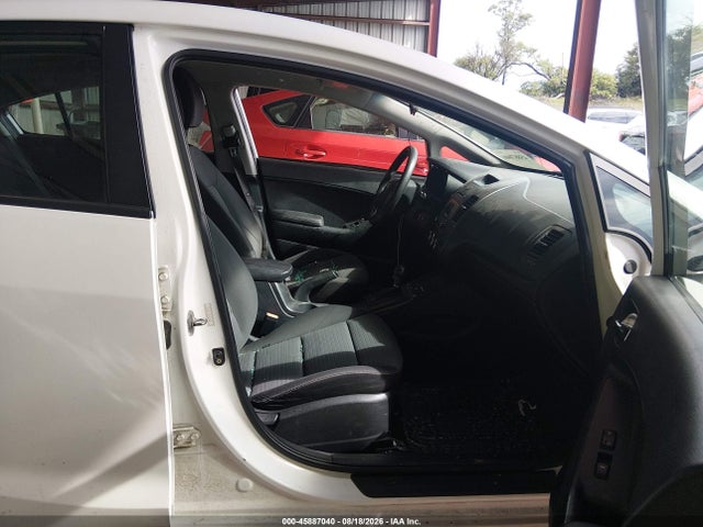 Продаж на аукціоні авто 2015 Kia Forte Lx, vin: KNAFX4A68F5360027, номер лоту: 45887040