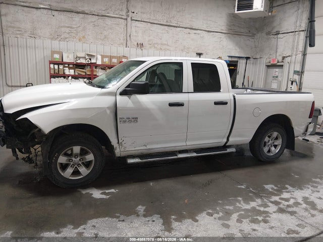 1C6RR7FG0HS778011 RAM 1500 Express 4x4 6&#039;4 Box