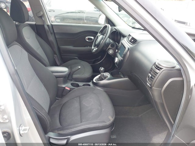 KNDJP3A55J7608553 KIA SOUL +