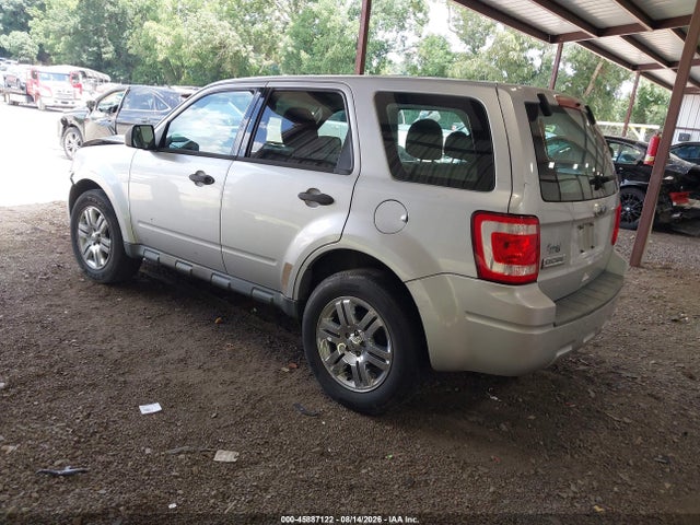 45887122 :رقم المزاد ، 1FMCU9C76AKC27371 vin ، 2010 Ford Escape Xls مزاد بيع