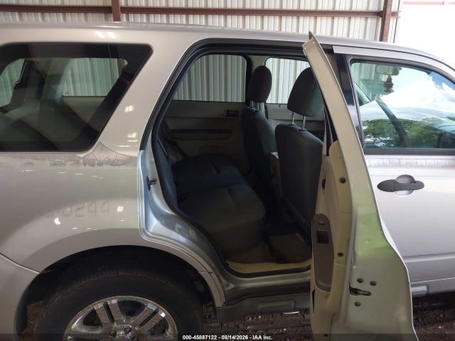 Auction sale of the 2010 Ford Escape Xls, vin: 1FMCU9C76AKC27371, lot number: 45887122