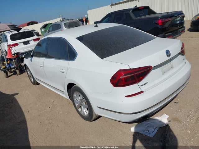 2017 Volkswagen Passat 1.8t S მანქანა იყიდება აუქციონზე, vin: 1VWAT7A35HC063504, აუქციონის ნომერი: 45887205
