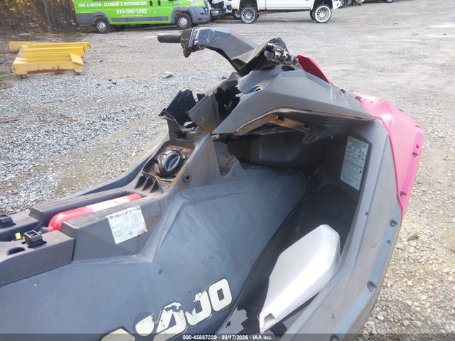 Продаж на аукціоні авто 2015 Seadoo Spark, vin: YDV54549C515, номер лоту: 45887239