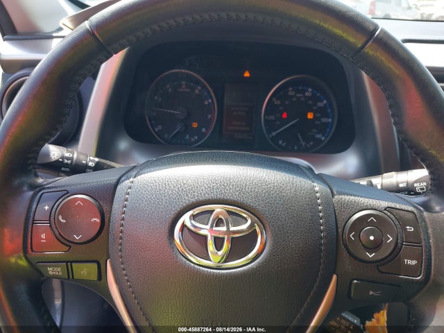 Toyota Rav4 Xle 2018 JTMWFREV4JJ739644 Image 7
