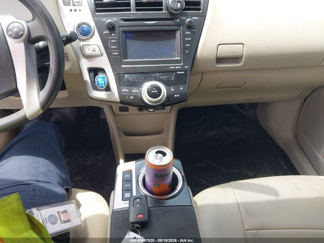 Toyota Prius V Three 2014 JTDZN3EU2EJ009225 Image 11