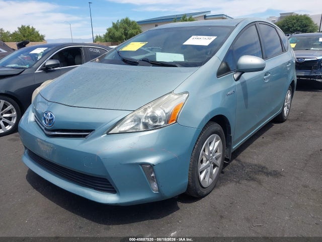 Toyota Prius V Three 2014 JTDZN3EU2EJ009225 Image 2