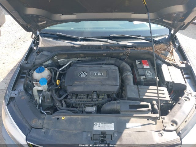 45887593 :رقم المزاد ، 3VWD17AJ1FM230552 vin ، 2015 Volkswagen Jetta 1.8t Se مزاد بيع