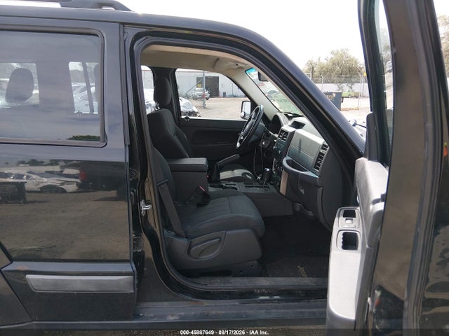 45887649 :رقم المزاد ، 1J4PN2GK6BW552597 vin ، 2011 Jeep Liberty Sport مزاد بيع
