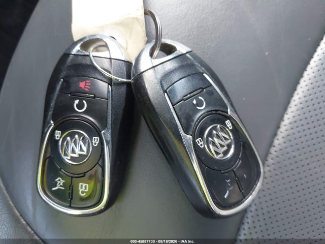 45887700 :رقم المزاد ، 5GAERBKW0JJ161857 vin ، 2018 Buick Enclave Essence مزاد بيع