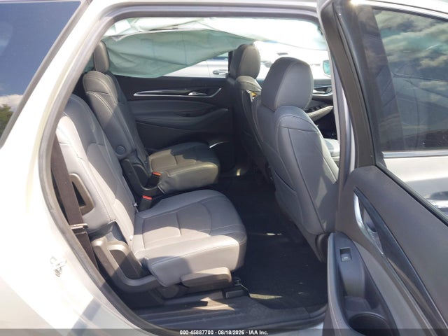 45887700 :رقم المزاد ، 5GAERBKW0JJ161857 vin ، 2018 Buick Enclave Essence مزاد بيع