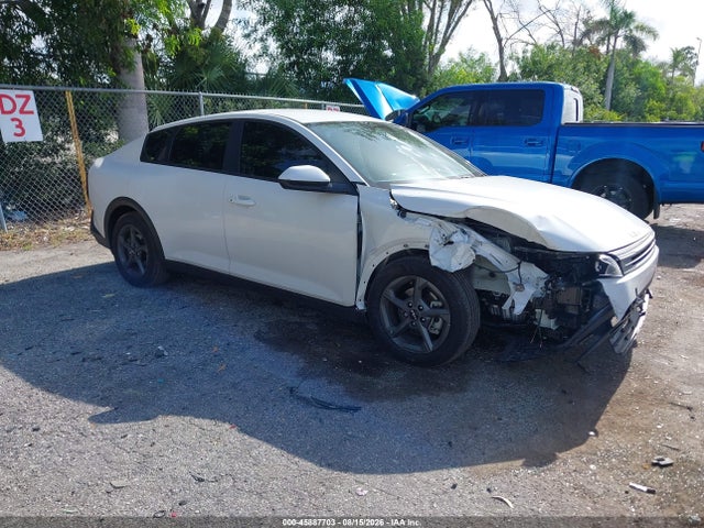 2025 Kia K4 Lxs მანქანა იყიდება აუქციონზე, vin: 3KPFT4DEXSE200604, აუქციონის ნომერი: 45887703