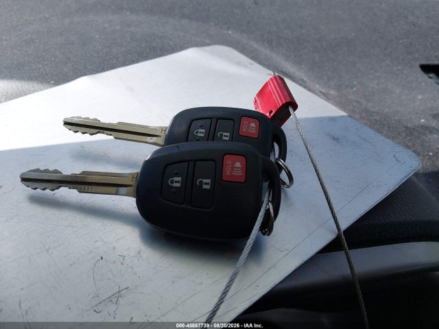 45887739 :رقم المزاد ، 2T3ZFREV9JW457577 vin ، 2018 Toyota Rav4 Le مزاد بيع