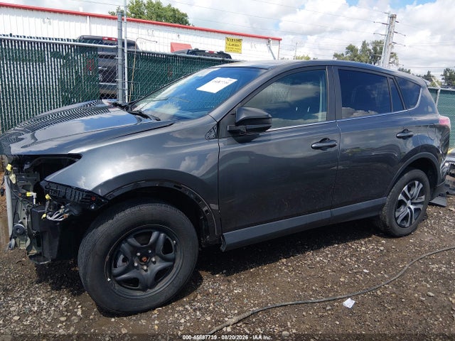 45887739 :رقم المزاد ، 2T3ZFREV9JW457577 vin ، 2018 Toyota Rav4 Le مزاد بيع
