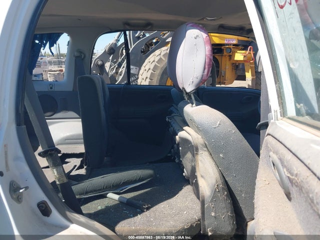 45887863 :رقم المزاد ، 2CNBJ13C5Y6929391 vin ، 2000 Chevrolet Tracker Hard Top مزاد بيع