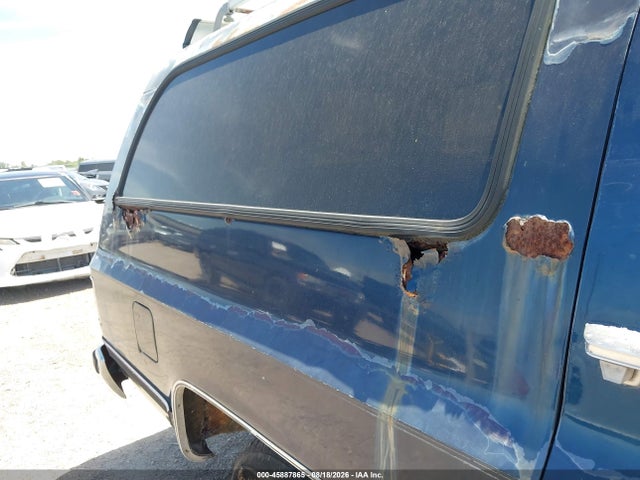 45887865 :رقم المزاد ، 1GKER16K3KF516917 vin ، 1989 Gmc Suburban R15 Conventional مزاد بيع