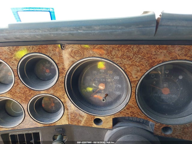 45887865 :رقم المزاد ، 1GKER16K3KF516917 vin ، 1989 Gmc Suburban R15 Conventional مزاد بيع