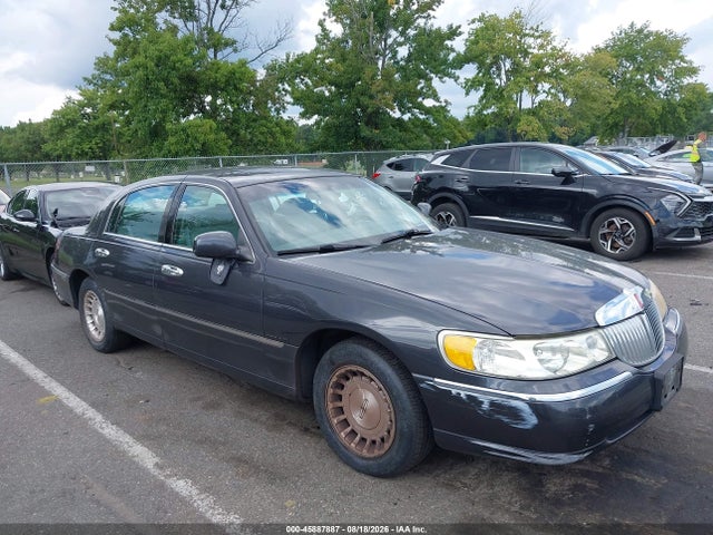 Aukcja sprzedaży 1998 Lincoln Town Car Executive, vin: 1LNFM81W3WY712010, numer aukcji: 45887887