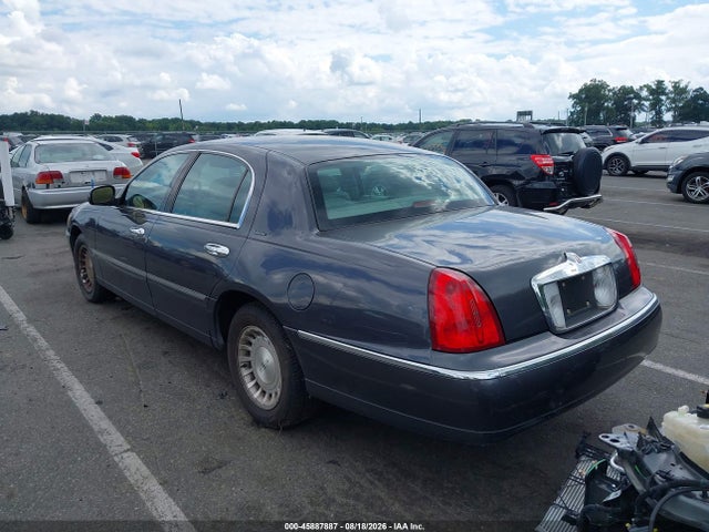 Aukcja sprzedaży 1998 Lincoln Town Car Executive, vin: 1LNFM81W3WY712010, numer aukcji: 45887887