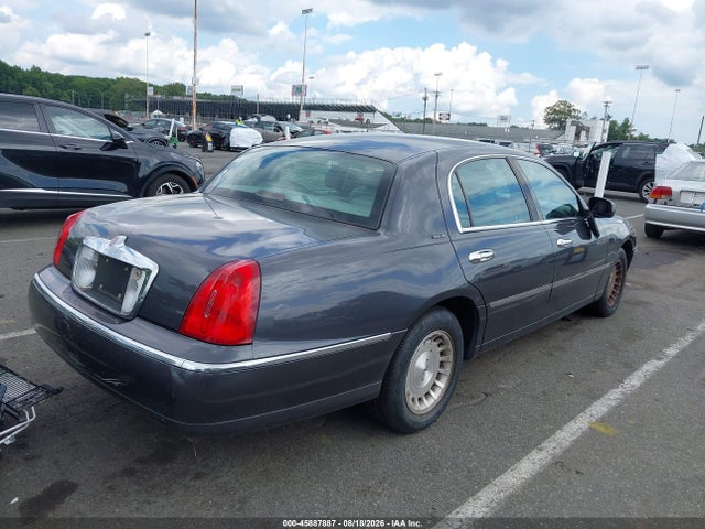 Aukcja sprzedaży 1998 Lincoln Town Car Executive, vin: 1LNFM81W3WY712010, numer aukcji: 45887887