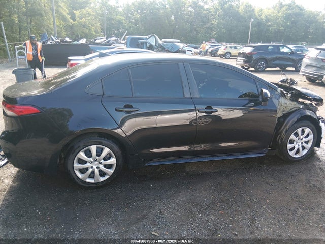 45887900 :رقم المزاد ، 5YFEPMAE8NP306718 vin ، 2022 Toyota Corolla Le مزاد بيع