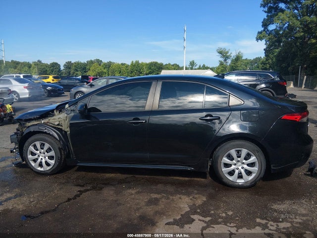 45887900 :رقم المزاد ، 5YFEPMAE8NP306718 vin ، 2022 Toyota Corolla Le مزاد بيع