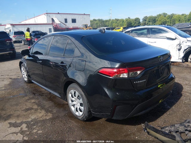 45887900 :رقم المزاد ، 5YFEPMAE8NP306718 vin ، 2022 Toyota Corolla Le مزاد بيع