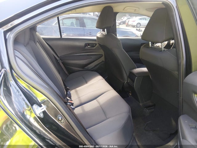 45887900 :رقم المزاد ، 5YFEPMAE8NP306718 vin ، 2022 Toyota Corolla Le مزاد بيع