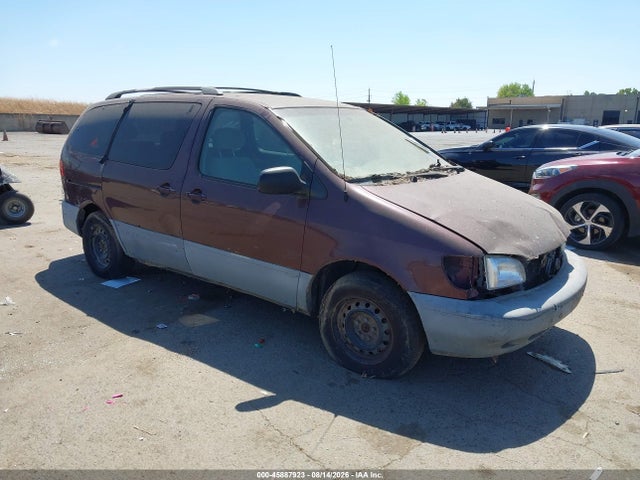 45887923 :رقم المزاد ، 4T3ZF13C5YU240234 vin ، 2000 Toyota Sienna Le مزاد بيع