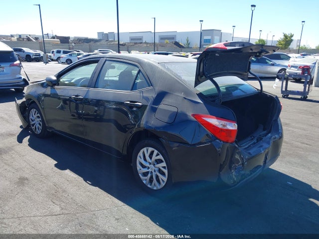 Toyota COROLLA LE 2018 5YFBURHE7JP786730 Image 3