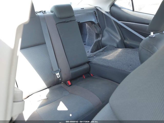 Toyota COROLLA LE 2018 5YFBURHE7JP786730 Image 8