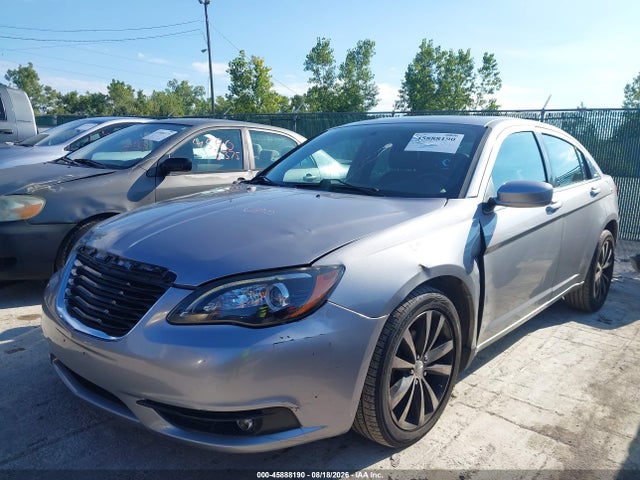 45888190 :رقم المزاد ، 1C3CCBBB9DN578481 vin ، 2013 Chrysler 200 Touring مزاد بيع