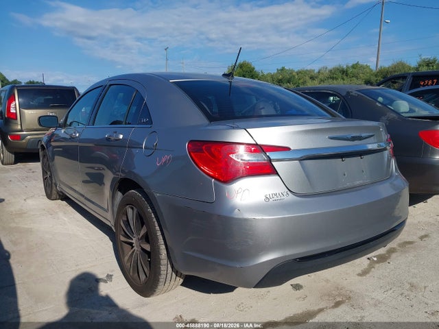 45888190 :رقم المزاد ، 1C3CCBBB9DN578481 vin ، 2013 Chrysler 200 Touring مزاد بيع