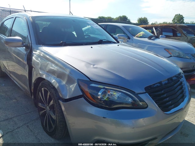 45888190 :رقم المزاد ، 1C3CCBBB9DN578481 vin ، 2013 Chrysler 200 Touring مزاد بيع