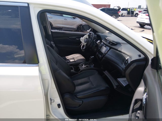 2017 Nissan Rogue Sl მანქანა იყიდება აუქციონზე, vin: JN8AT2MV1HW257615, აუქციონის ნომერი: 45888207