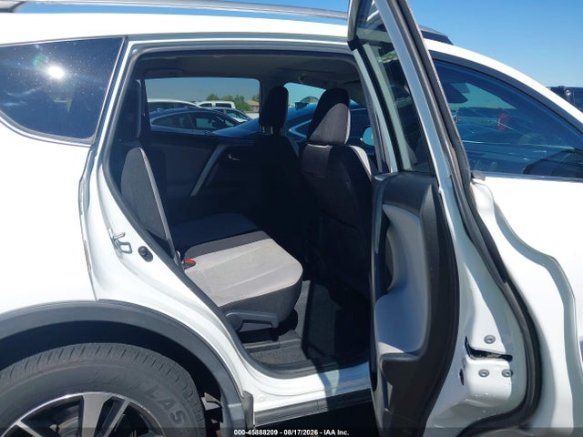 Toyota Rav4 Xle 2017 2T3RFREV4HW665506 Image 8