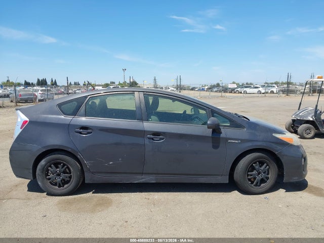 Toyota Prius Two 2015 JTDKN3DU5F0413176 Image 13