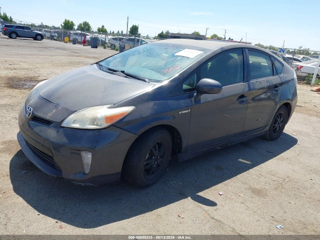 Toyota Prius Two 2015 JTDKN3DU5F0413176 Image 2