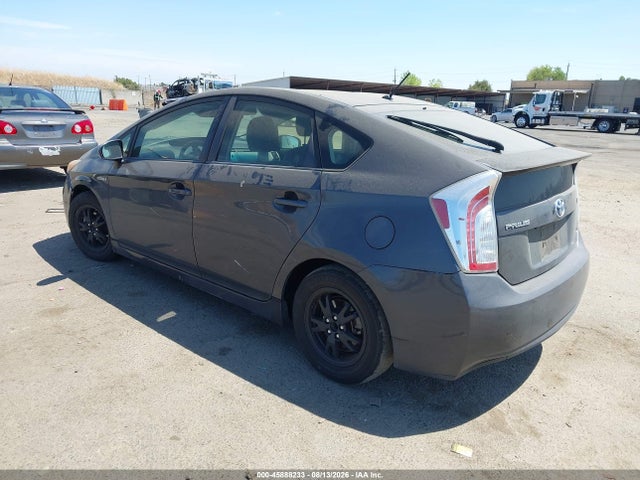 Toyota Prius Two 2015 JTDKN3DU5F0413176 Image 3