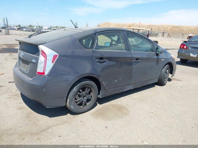 Toyota Prius Two 2015 JTDKN3DU5F0413176 Image 4