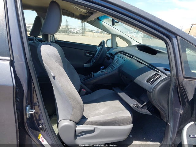 Toyota Prius Two 2015 JTDKN3DU5F0413176 Image 5