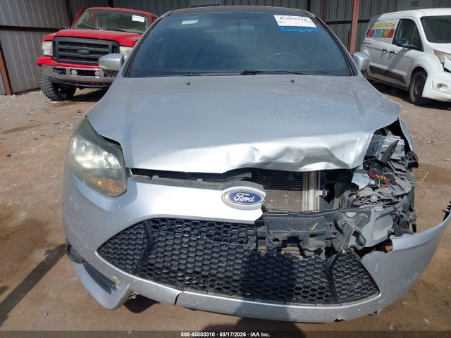 45888310 :رقم المزاد ، 1FADP3L99DL352318 vin ، 2013 Ford Focus St مزاد بيع