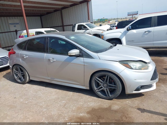45888310 :رقم المزاد ، 1FADP3L99DL352318 vin ، 2013 Ford Focus St مزاد بيع