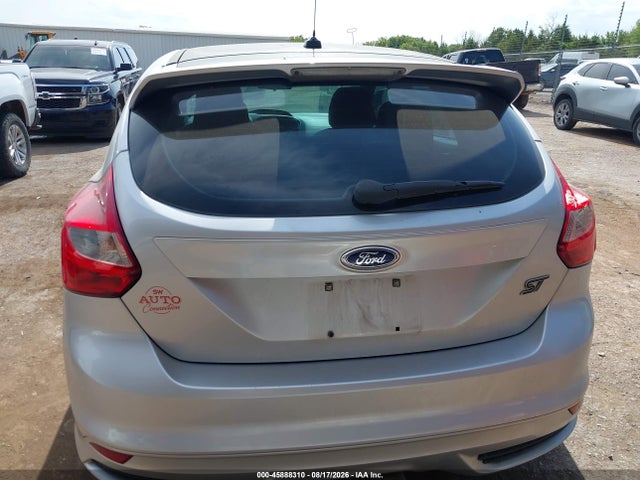 45888310 :رقم المزاد ، 1FADP3L99DL352318 vin ، 2013 Ford Focus St مزاد بيع