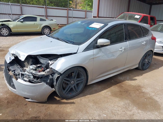 45888310 :رقم المزاد ، 1FADP3L99DL352318 vin ، 2013 Ford Focus St مزاد بيع