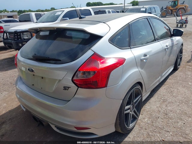 45888310 :رقم المزاد ، 1FADP3L99DL352318 vin ، 2013 Ford Focus St مزاد بيع