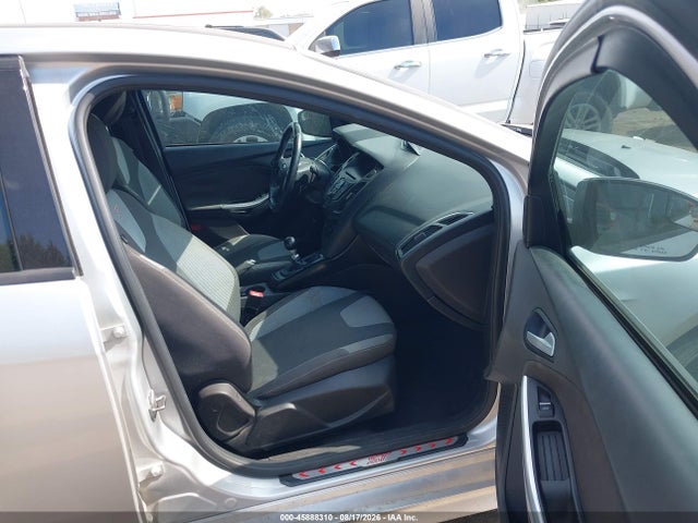 45888310 :رقم المزاد ، 1FADP3L99DL352318 vin ، 2013 Ford Focus St مزاد بيع