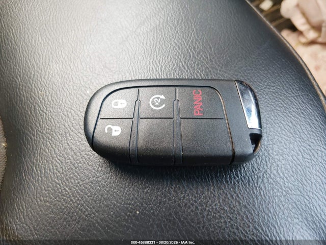 3C4NJCBBXJT165724 Jeep Compass Latitude Fwd
